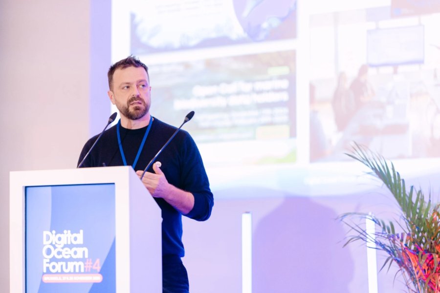 Klaas Deneudt presenting at DOF 2025